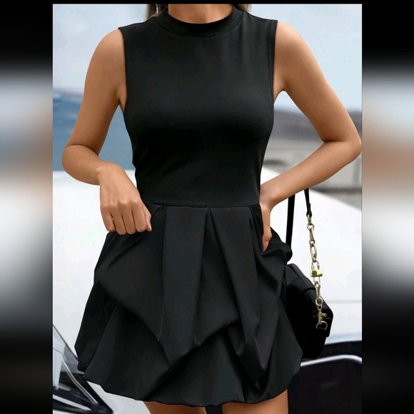 Elegant Short Dress For Women - Picture 4 of 4